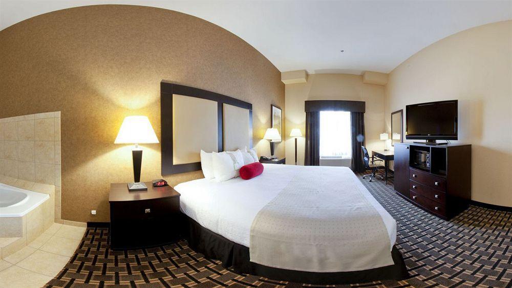 Holiday Inn Arlington Northeast By Ihg Екстер'єр фото
